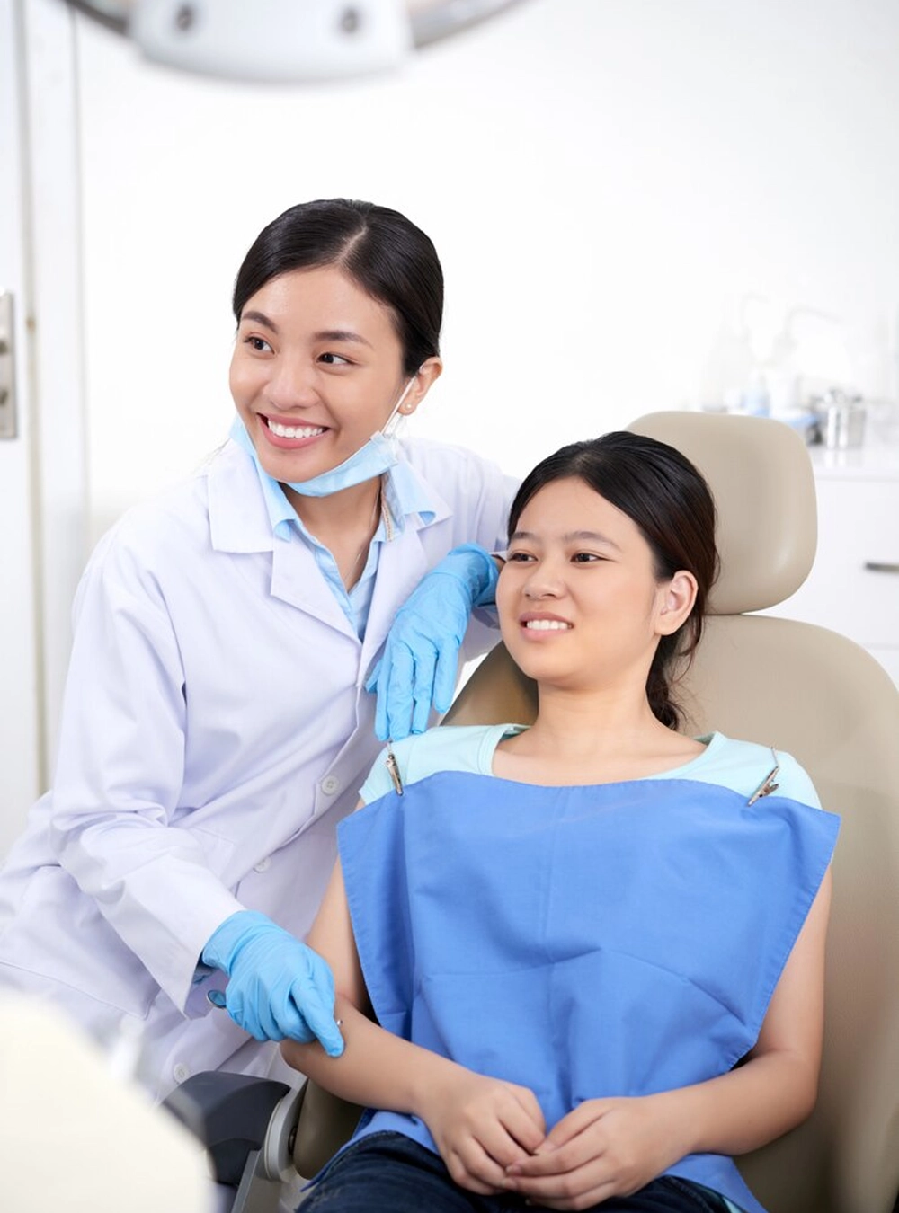 Modern dental clinic equipment and patient care in Lucknow